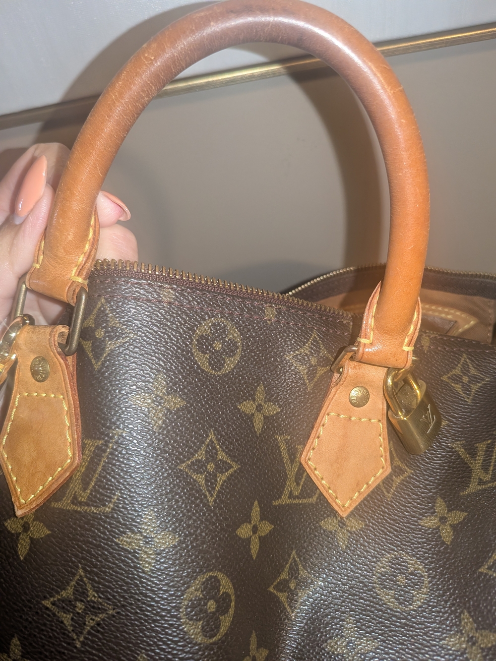 Louis Vuitton Monogram Speedy 30 With Free Adjustable Strap - Picture 10 of 17
